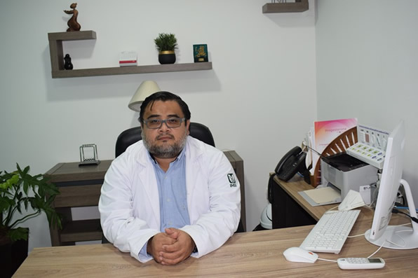 Dr. Alexander Porter Magaña